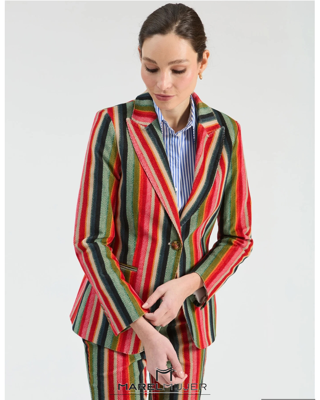 ❤️🔥 LA BLAZER QUE CAMBIA TODO EL LOOK Hay prendas…