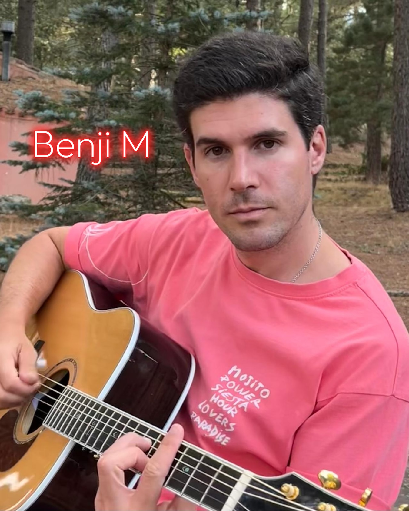 Mucho buen rollo con Benji M. 🎶🔥 Benji M @__benji__m entra pisando fuerte en el panorama musical d…