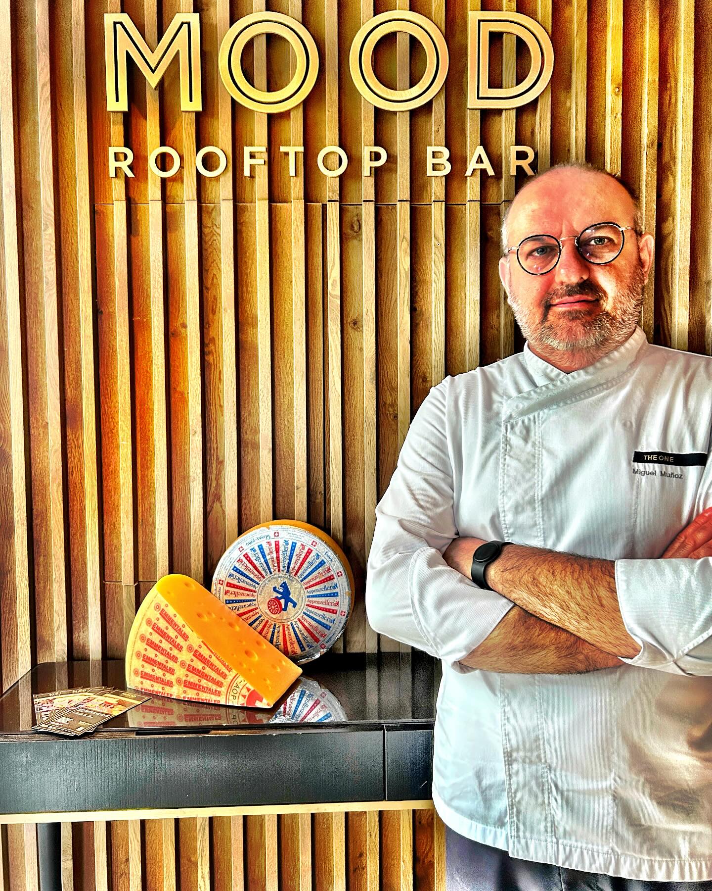 Hoy degustamos la tradicional #fonduemoitiémoitié @vacherinfribourgeoisaop & @gruyere_aop 🇨....