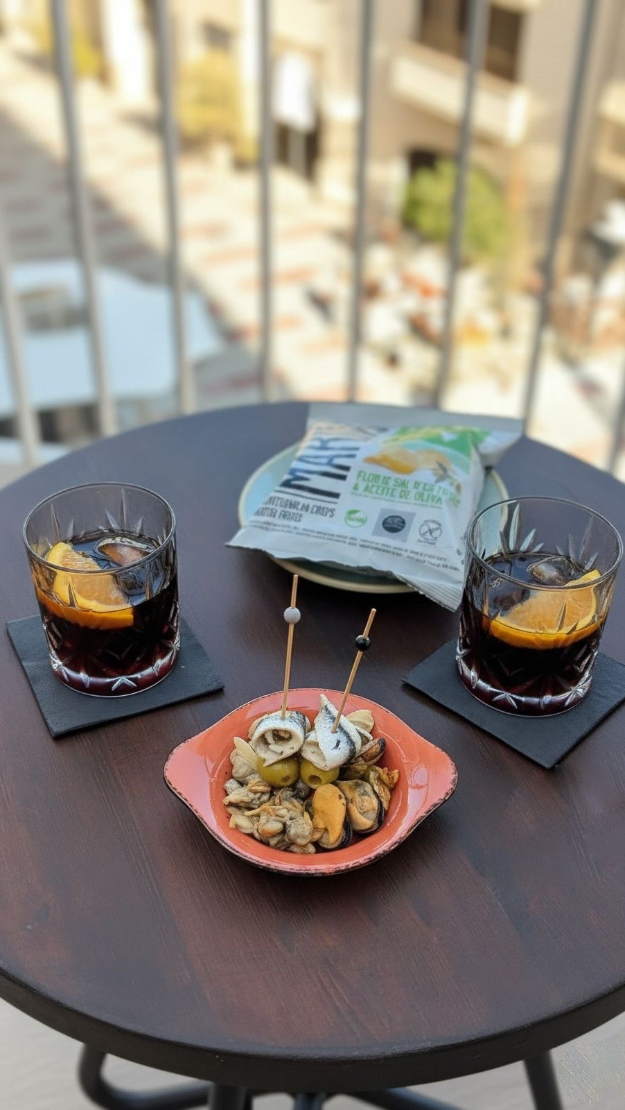 A partir d’ara, puja fins al nostre rooftop i gaudeix d’un vermut com et mereixes al nostre Garden☺️
📍 Horari Garden:
Dilluns, dijous i divendres · 15h a 21h
Dissabte i diumenge · 11h a 21h
Dimarts i dimecres · Tancat
Ens veiem allà?💛
-
A partir de ahora, sube hasta nuestro rooftop y disfruta de un vermut como te mereces en nuestro Garden☺️
📍 Horario Garden:
Lunes y jueves · 15h a 21h
Viernes a domingo · 11h a 21h
Martes y miércoles · Cerrado
¿Nos vemos allí?💛
SHOP ONLINE 👉🏼www.marfranc.com 📲
📦Envío gratuito y exprés.
📍Puigcerdà & Platja d’Aro
#marfranc #marfrancstores #garden #vermut