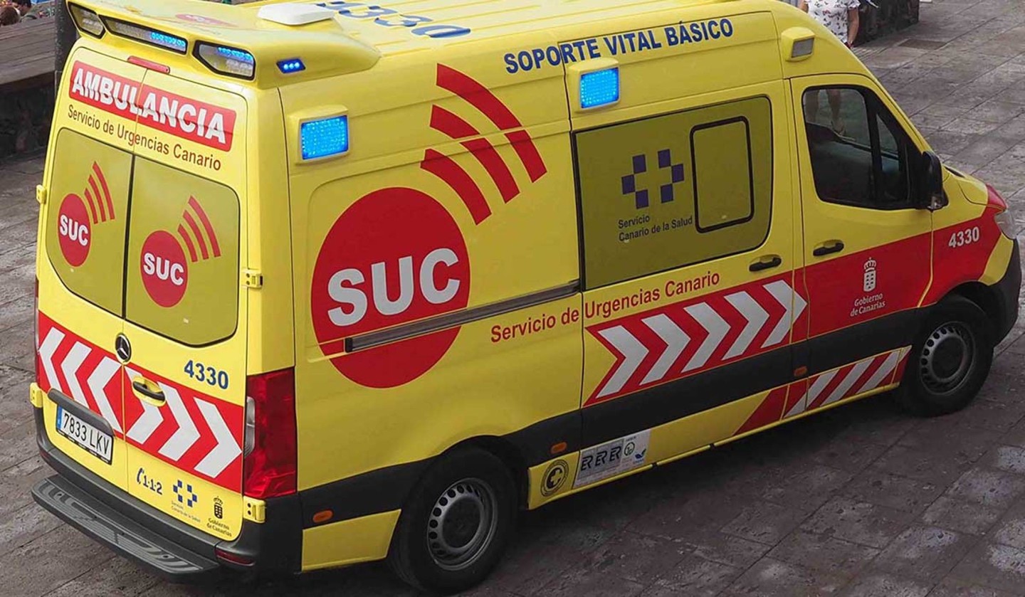 Rescatado del mar un hombre herido en la costa de Gran Canaria - En la mañana del pasado 9 de diciembre de 2025, a las 07:39 horas, se activaron los servicios de emergencia en la zona de Zoco Negro, Playa de Arinaga, en el municipio de Agüimes. Esta movilización se produjo tras recibir el Centro Coordinador de Emergencias y Seguridad (CECOES) 112 del Gobierno de Canarias una alerta que informaba acerca de dos personas experimentando dificultades en el agua.
Ante esta situación, el CECOES 112 desplegó con prontitud los recursos necesarios para atender el inci... Rescatado del mar un hombre herido en la costa de Gran Canaria - En la mañana del pasado 9 de diciembre de 2025, a las 07:39 horas, se activaron los servicios de emergencia en la zona de Zoco Negro, Playa de Arinaga, en el municipio de Agüimes. Esta movilización se produjo tras recibir el Centro Coordinador de Emergencias y Seguridad (CECOES) 112 del Gobierno de Canarias una alerta que informaba acerca de dos personas experimentando dificultades en el agua.
Ante esta situación, el CECOES 112 desplegó con prontitud los recursos necesarios para atender el inci...