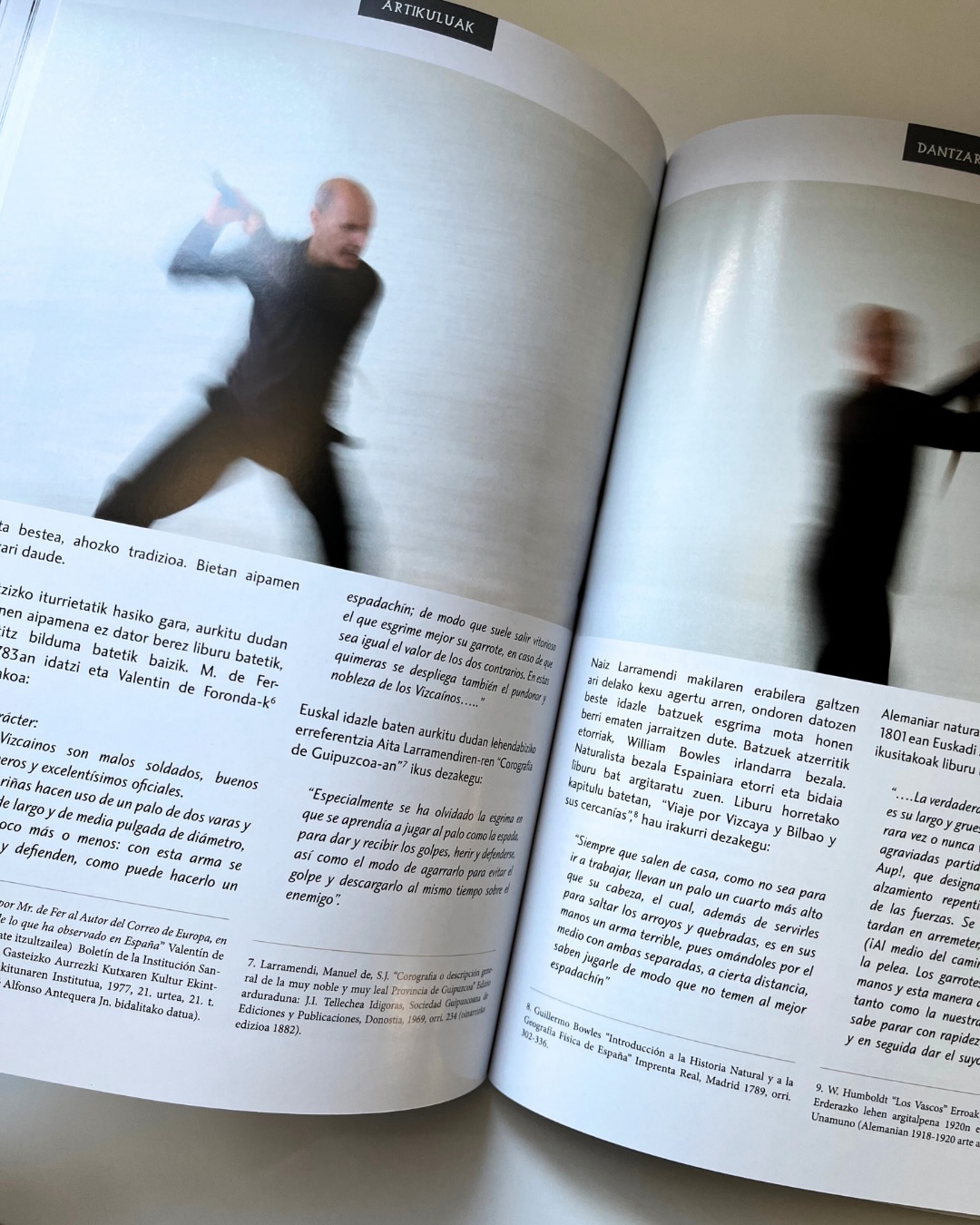 DANTZARIAK 70
Un año más, diseño y maquetación de la revista que realizo desde hace años, y esta vez con un número muy especial: el 70.
Cada edición es un nueva experiencia que resume horas de diseño editorial, maquetación y mucha atención por los detalles.
Gracias a @euskal.dantzarien.biltzarra por confiar, una edición más. 💫
#dantzariak70 #diseñoeditorial #vabeka