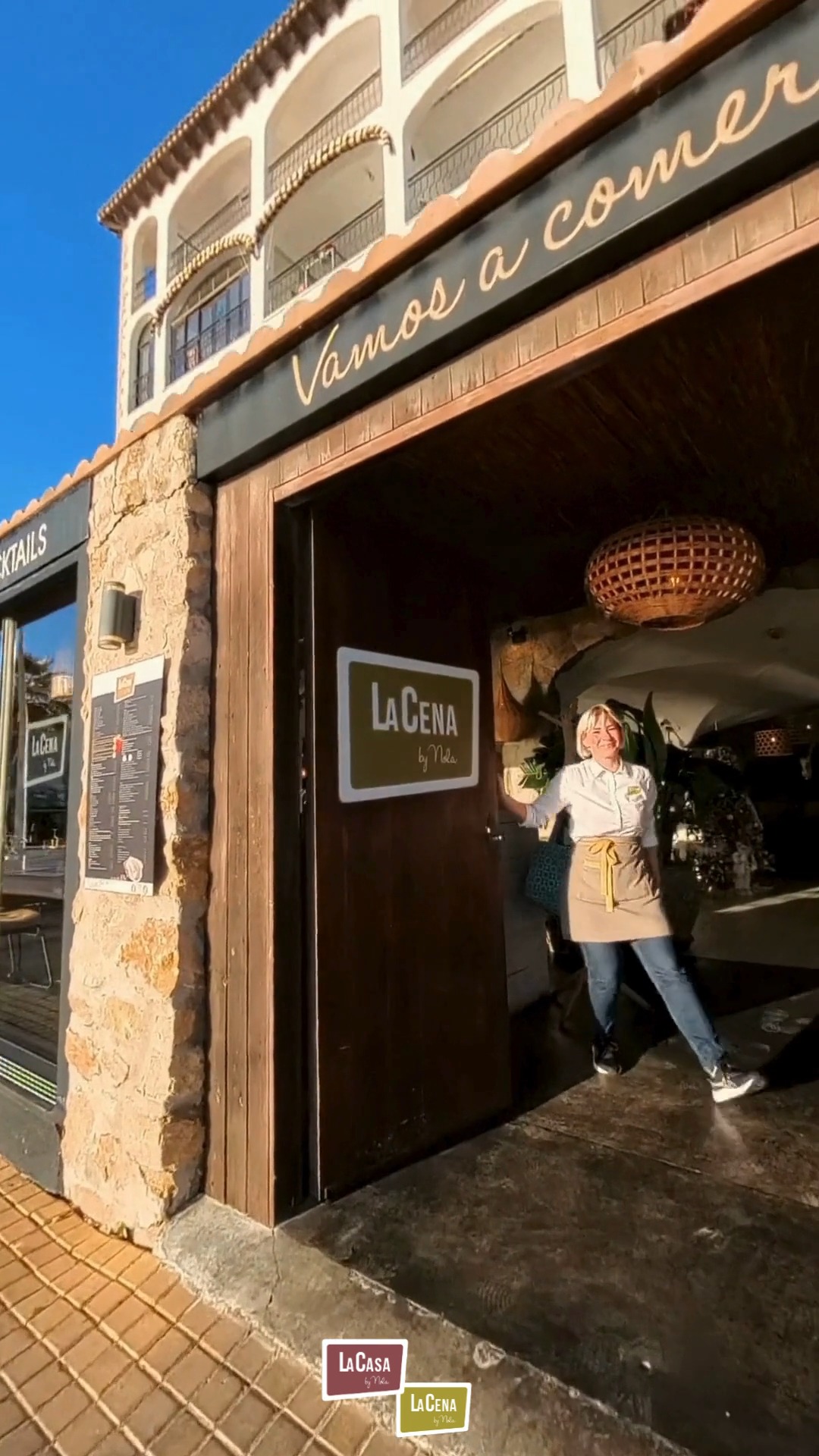 ¡En este vídeo descubrirás algunos de los elementos de decoración de nuestros restaurantes LaCena by Nola, disponibles en la web LaCasa by Nola, para que puedas llevarte a casa el mismo estilo y la misma esencia que nos define! 🌟
🛒 www.lacasabynola.com
---
¡In this video, you will discover some of the decorative elements from our LaCena by Nola restaurants, available on LaCasa by Nola website, so you can bring home the same style and essence that define us!🌟
🛒 www.lacasabynola.com