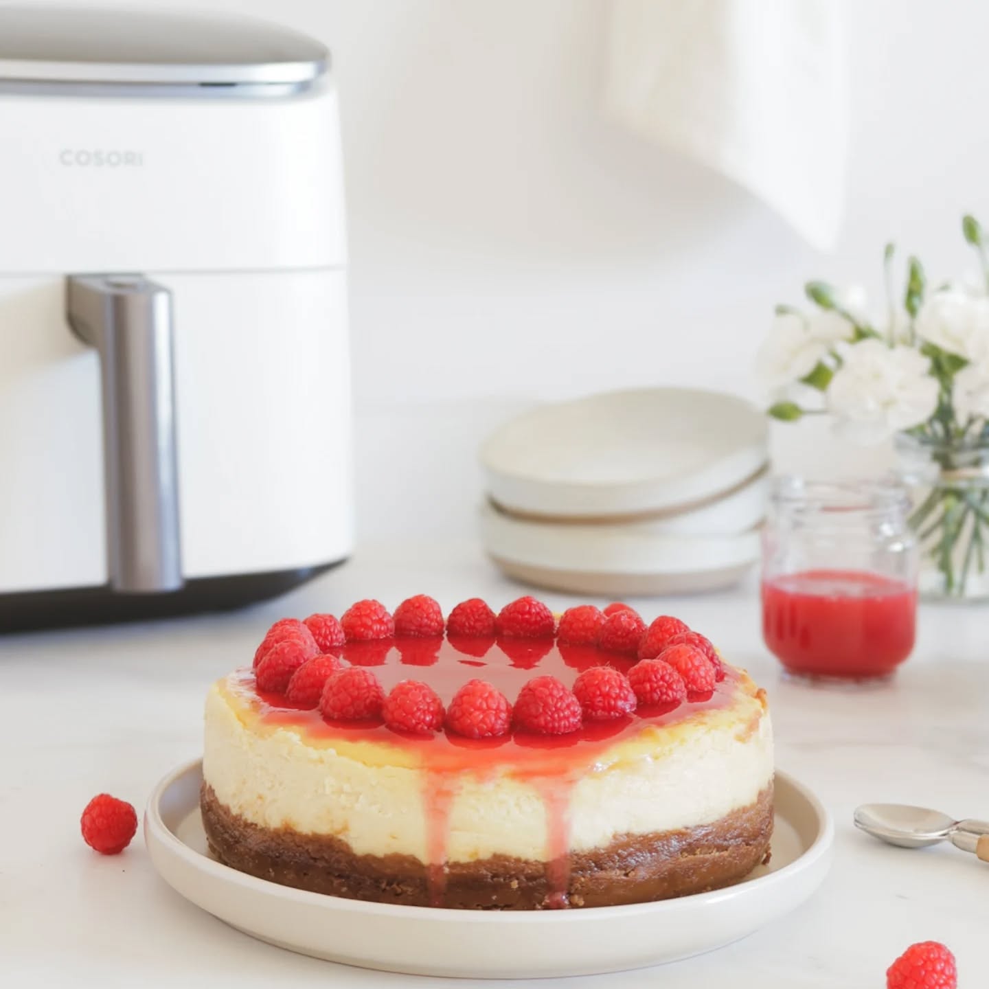 ¿Pensabas que la tarta de queso perfecta solo salía del horno? 🍰He probado unas cuantas veces hasta dar con la Tarta de Queso en Air Fryer definitiva. Es tan cremosa que se deshace en la boca, lleva leche condensada para una textura única y el toque de galleta Lotus... ¡bueno, tienes que probarlo! 🤤#tartadequeso #cheesecake #airfryer #freidoradeaire #recetasfaciles