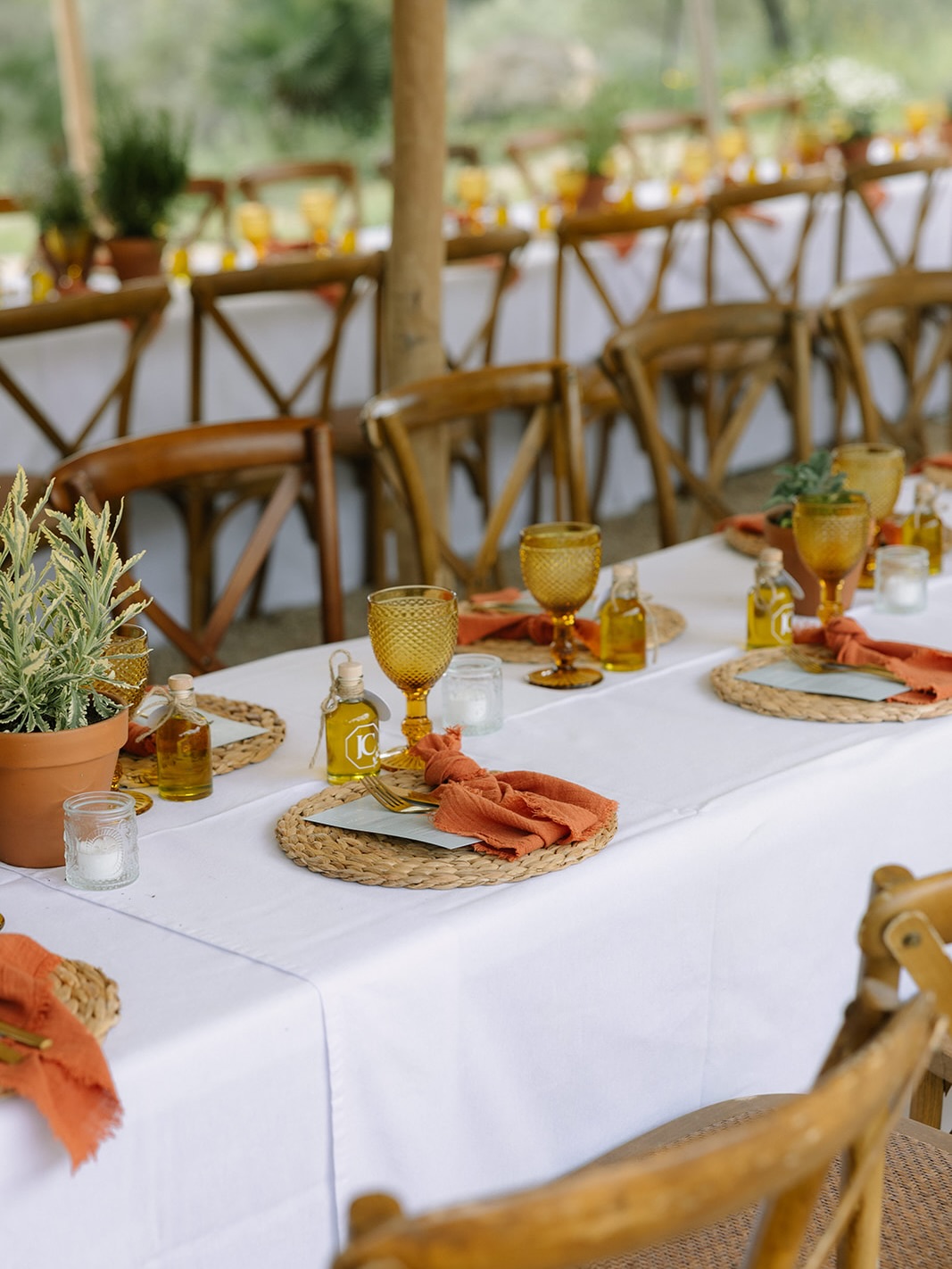 ✨ Cada buffet cuenta una historia.
Aperitivos que sorprenden desde el primer bocado, estaciones gastronómicas llenas de sabor y montajes pensados para crear una experiencia que se recuerda.
En Plat a Taula creemos que los pequeños detalles marcan la diferencia. Por eso cuidamos cada elaboración, cada presentación y cada rincón para que vuestro evento hable de vosotros.
💛 ¿Te imaginas un catering diseñado a vuestra medida?
Escríbenos y empecemos a crear juntos un evento inolvidable.
#PlatATaula #CateringPlatATaula #Buffet #Aperitivos #EventosConEncanto Bodas TerresDeLEbre Tarragona CateringEventos